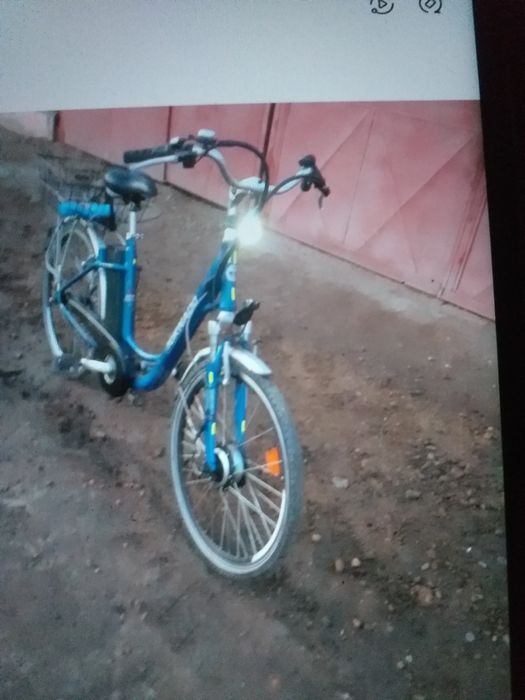 Bicicleta de firma electrică asistat