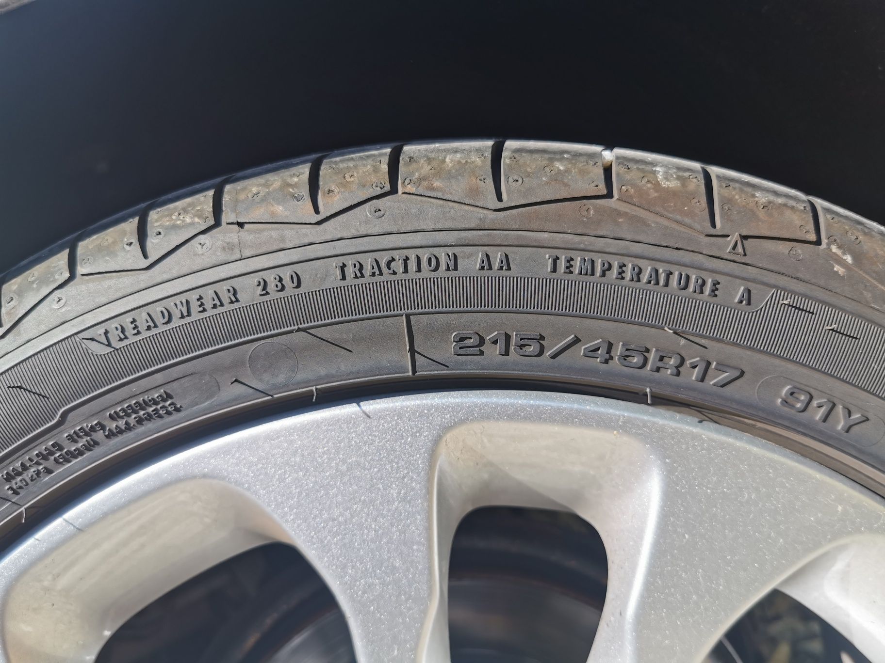 Vând amvelope mercedes B 200
