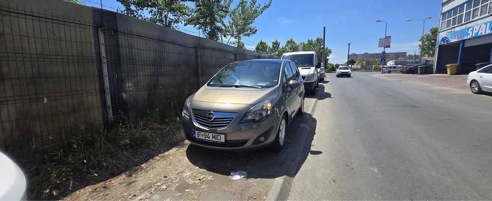 Vând Opel Meriva 2011