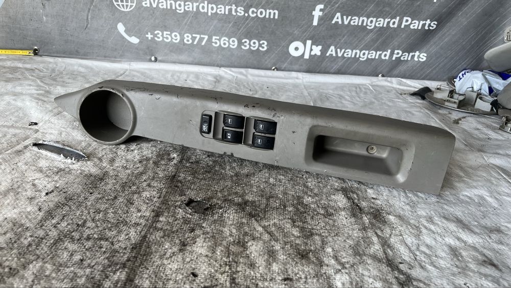 Daihatsu Sirion панел предна лява врата