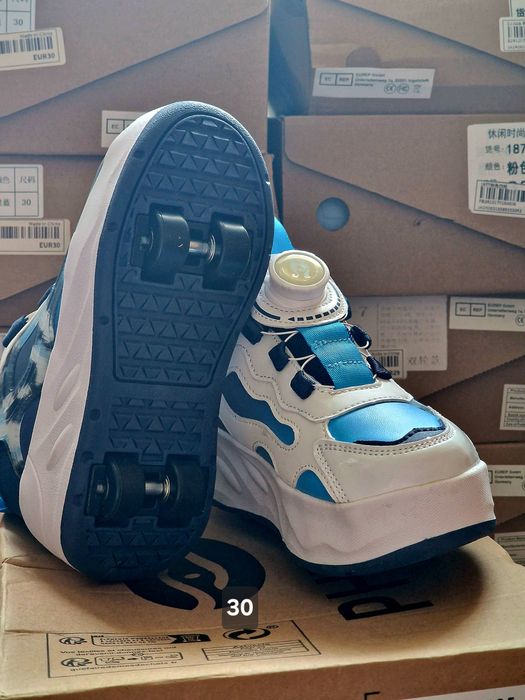 Role adidasi cu leduri