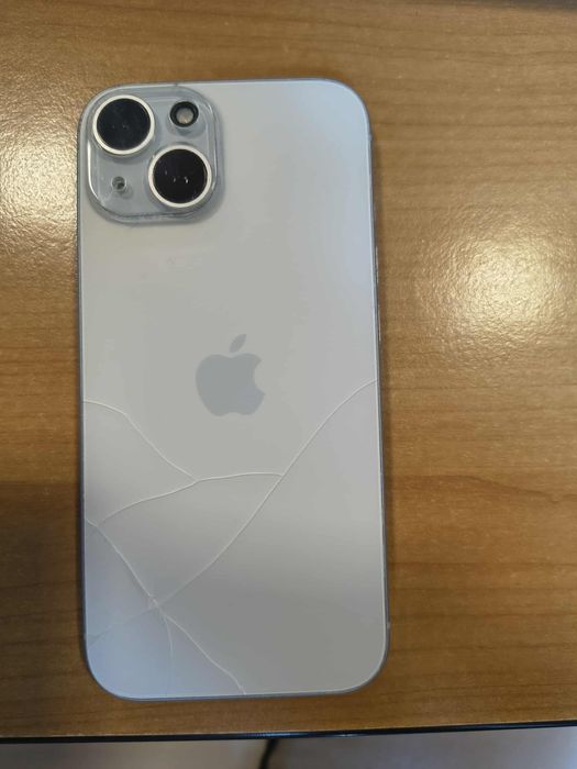 iPhone 15, 128GB в гаранция