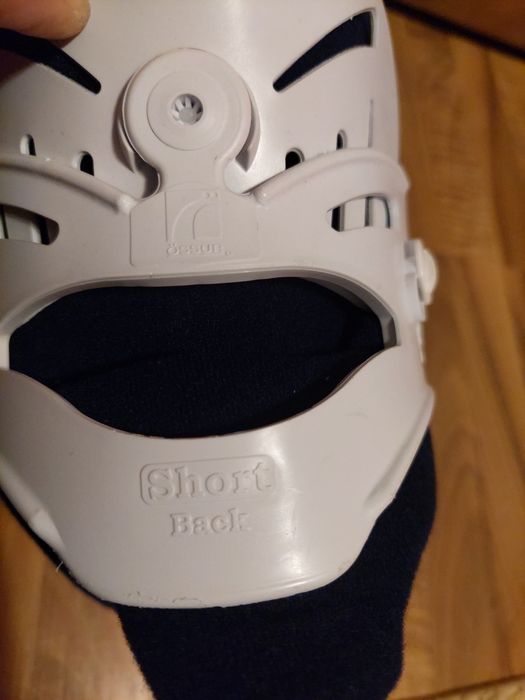 Guler cervical în stare buna