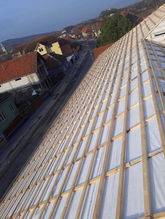 Reparatii acoperisuri si montaj invelitori la preturi fara concurenta