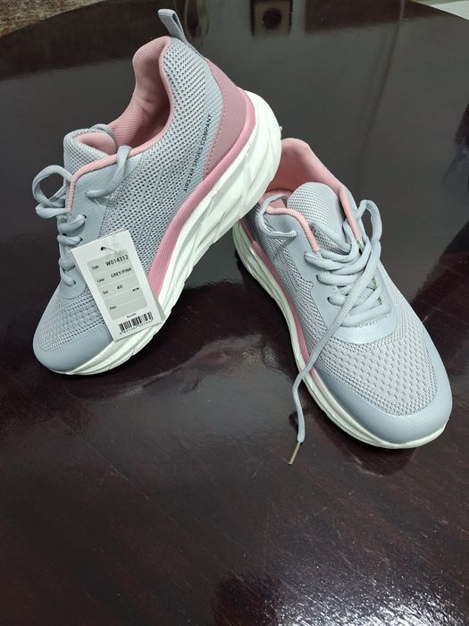 Маратонки нови !!!