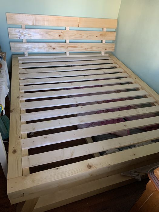 Pat de mijloc din lemn masiv brad 200x160cm nou