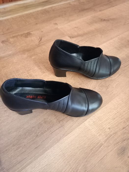 Дамси     обувки