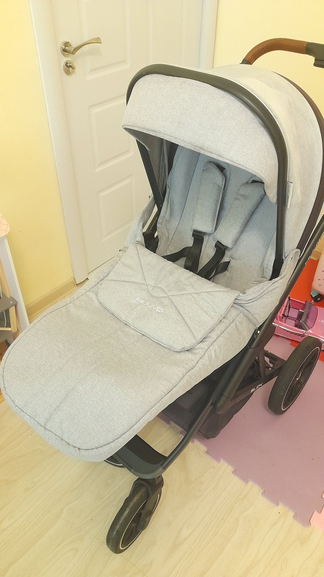 Бебешка количка Muuvo Slick  2 в 1 - Grey Lush