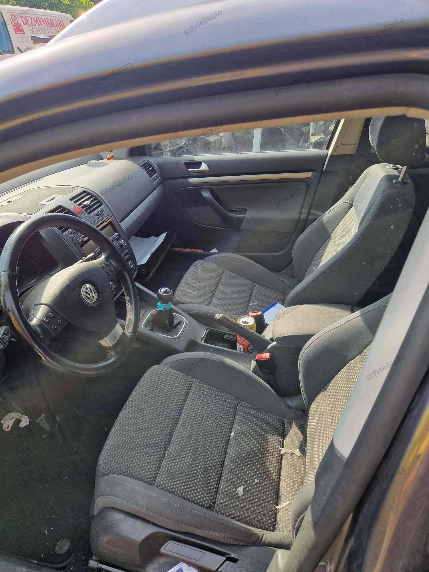 Dezmembrez VW Golf 5 combi 1.9 tdi disponibil orice piesa