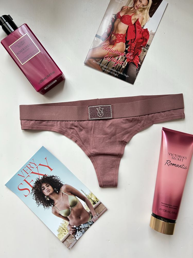 Victoria`s Secret оригинални дамски бикини тип прашки S размер
