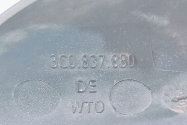 Capac maner dreapta 3C0837880 Volkswagen VW Passat B6