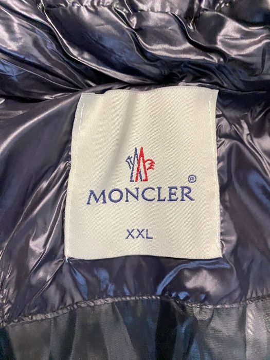 Geaca M.o.n.c.l.e.r neagra de iarna