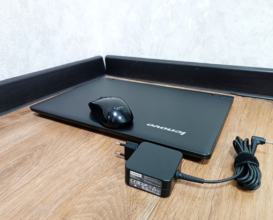 Ноутбук Lenovo IdeaPad в отличном состоянии.