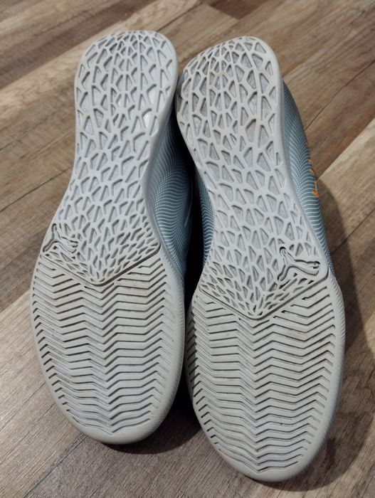 Ghete de fotbal pentru sala ,puma ultra mărimea 37.5