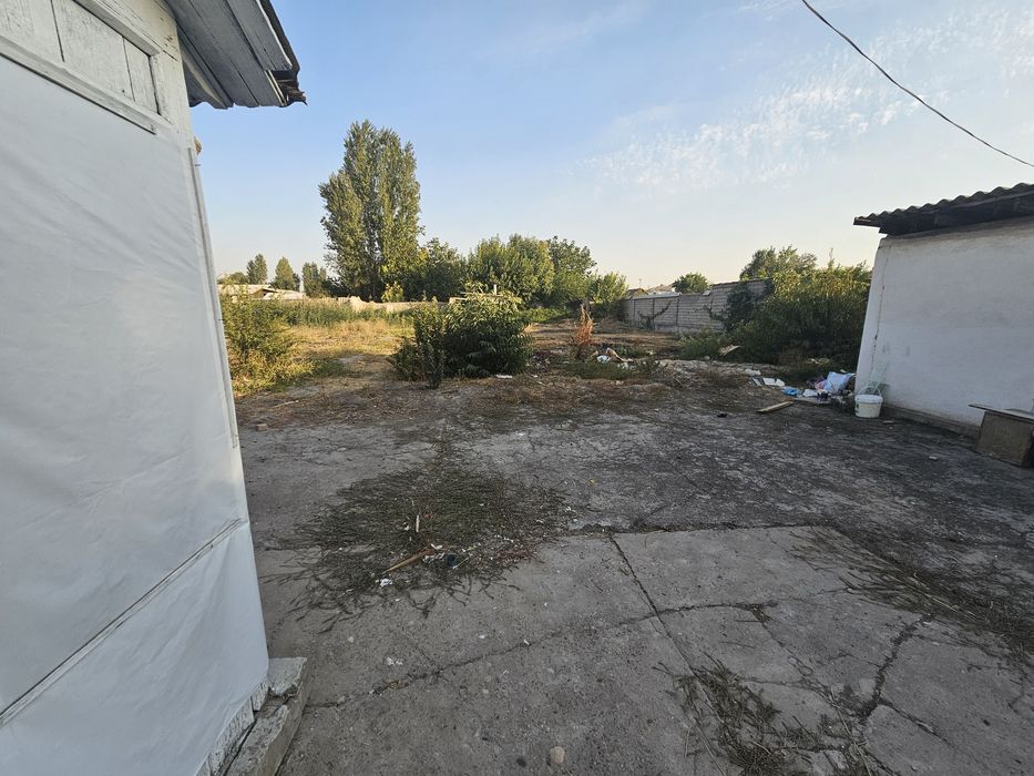 Pravda kolxozida 3 xonalik xovli joy ijaraga beriladi 200$