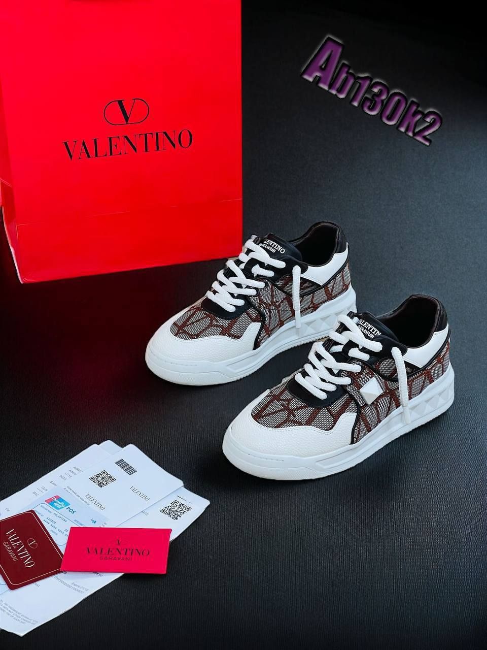 Adidasi valentino garavani
36-40
350 lei