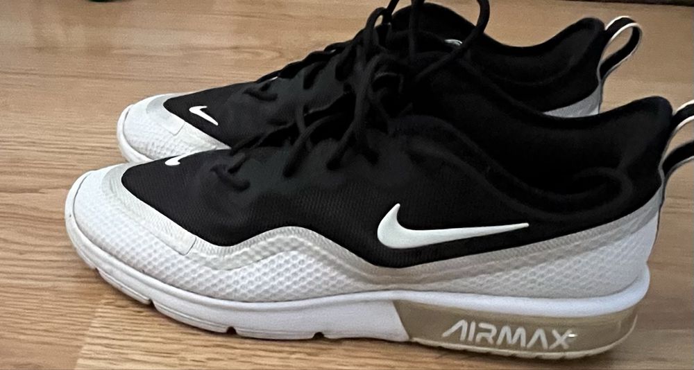 Маратонки-nike airmax