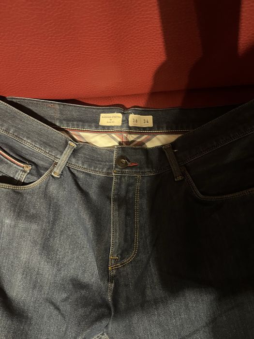 Дънки Томи Хилфикер