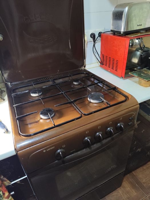 Продам Газовую плиту