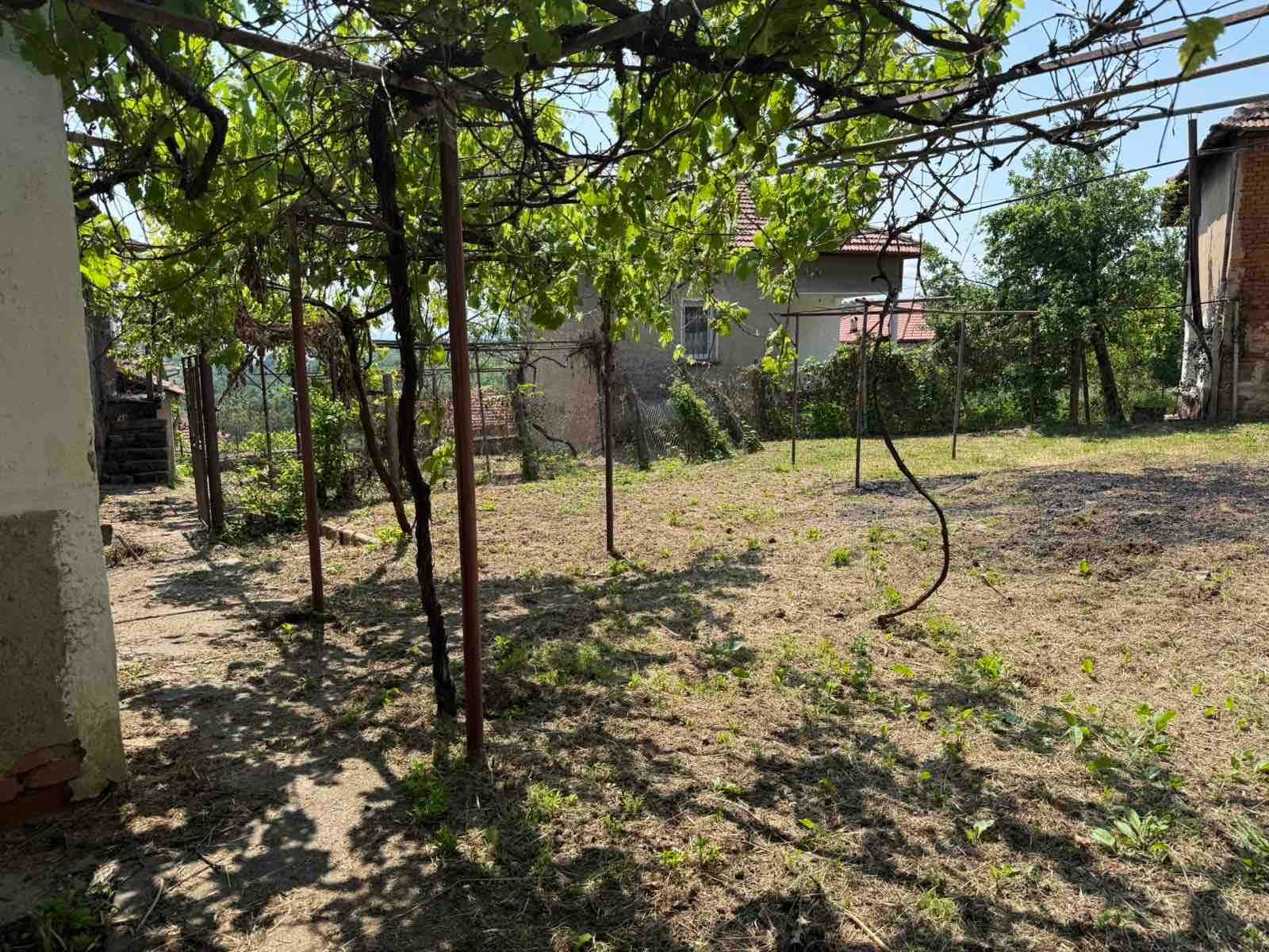 Къща в село Брестница