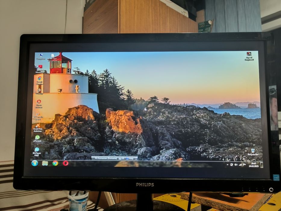 Vand monitoare lcd functionale de 19 si 24 inch