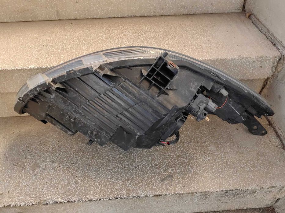 Фарове Mazda 2 ляв десен / Фарове Мазда 2 Оригинални