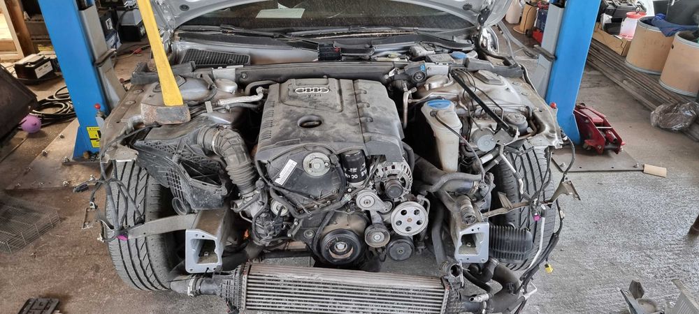 Ауди А 4 2.0 TFSI на части