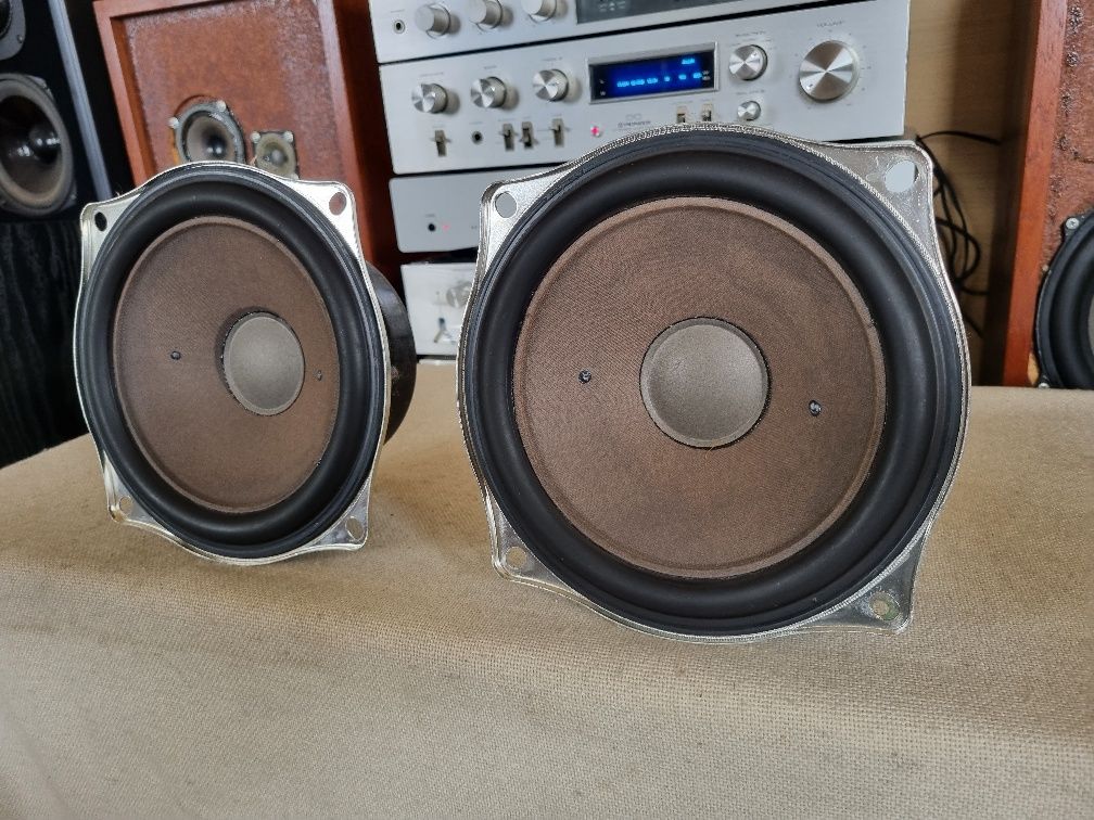 Set Difuzoare Mid/Bass Grundig. 8 ohms,30 watts , 20,5 cm. Impecabile