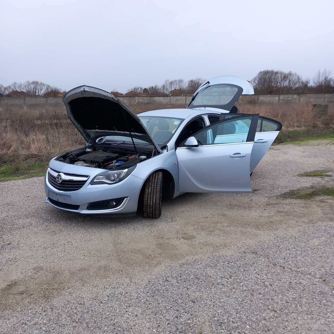 Opel Insignia A Facelift 2,0 Silver CDTI 2015г./Опел Инсигния А фейс