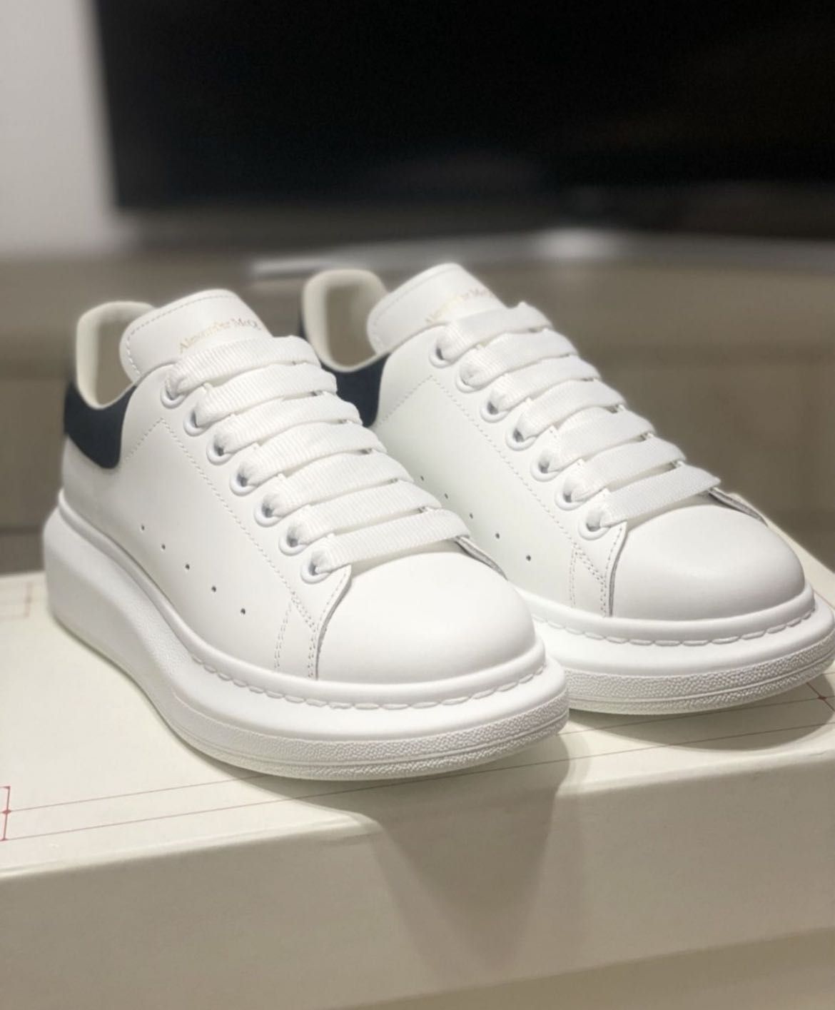 Vând adidași Alexander McQueen‼️‼️