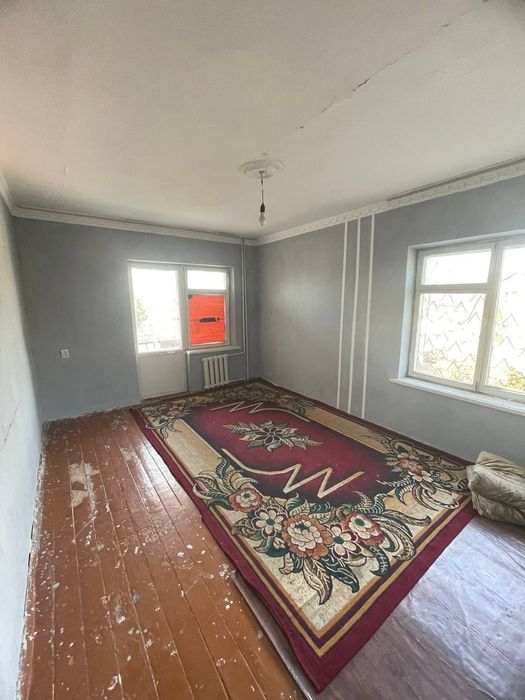 Продаётся Квартира 2х ком 3 этаж в Янгиюле на Тошкент Шох