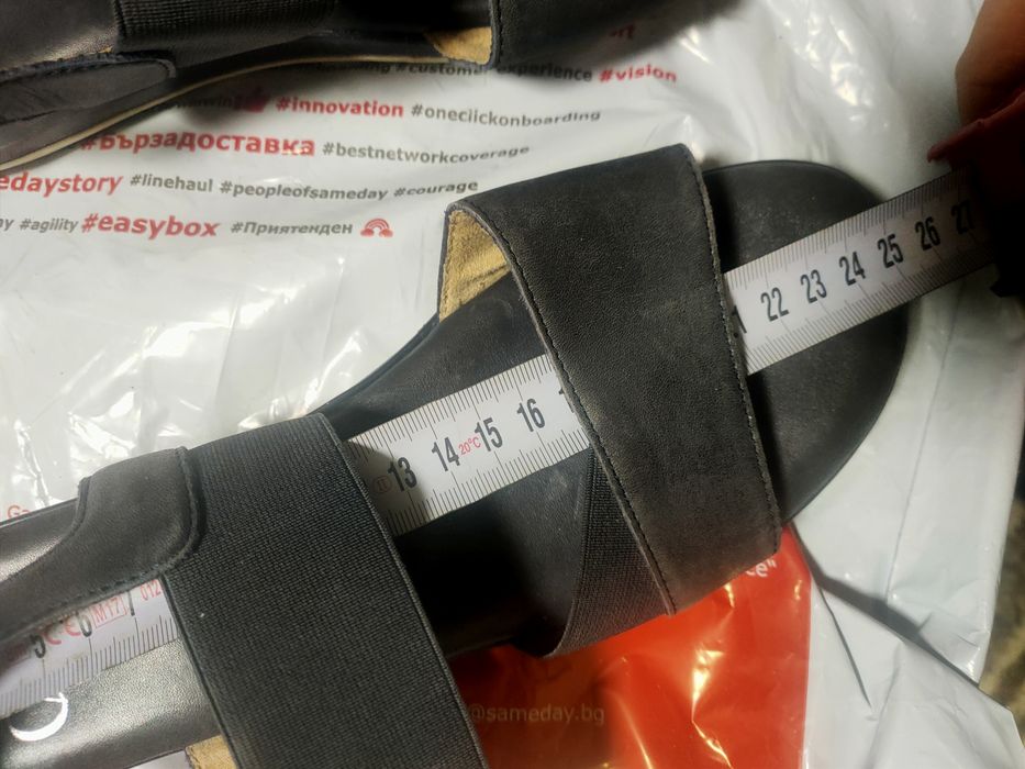 Vând sandale Caprice 39