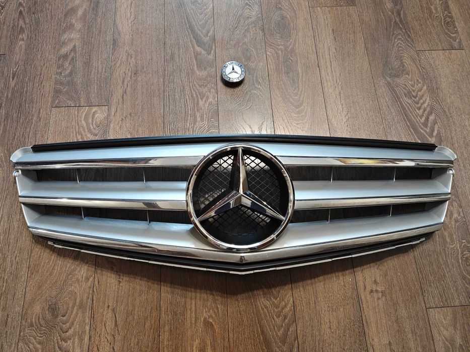 Предна решетка за Mercedes C-Class W204 (2007-2014) + емблема