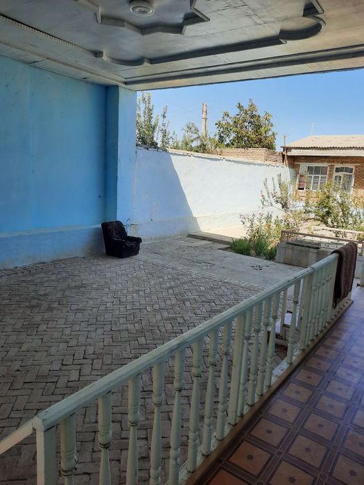 Сотилади зудлик билан 7 соток 7 хона подвали билан Каттаккургон шахар