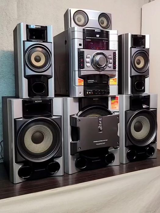 Malaysia sony 10000 watt hamma joyi ishlaydi bass o‘ta kuchli va sifat