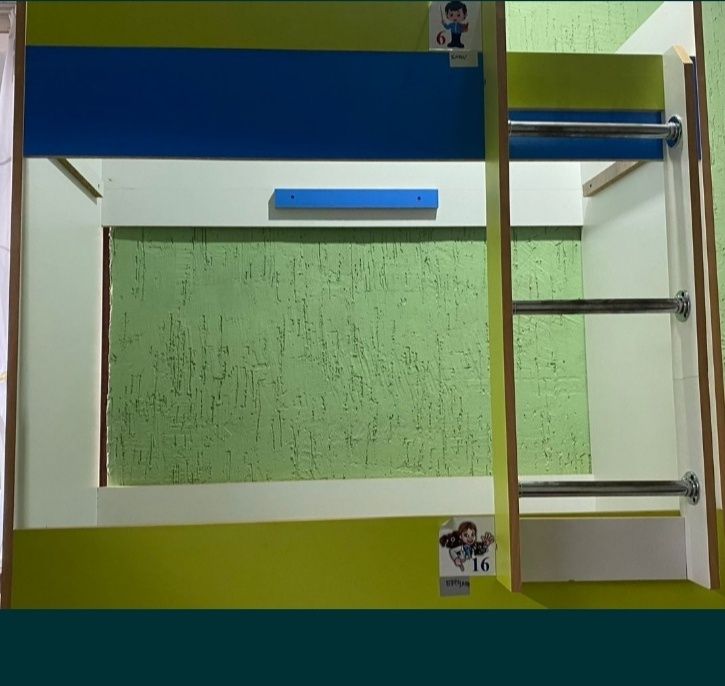 Двухъярусная кровать