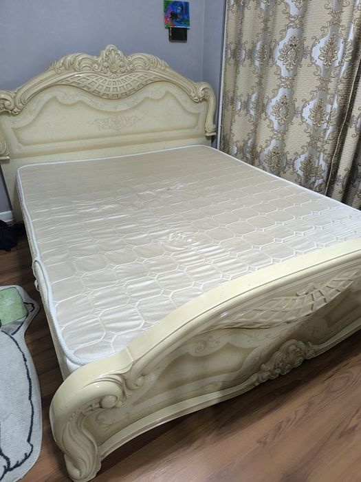 Продам 2-х спальную кровать