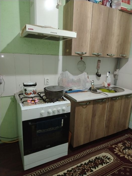 2 хонали уй сотилади . Бўстон шахрида