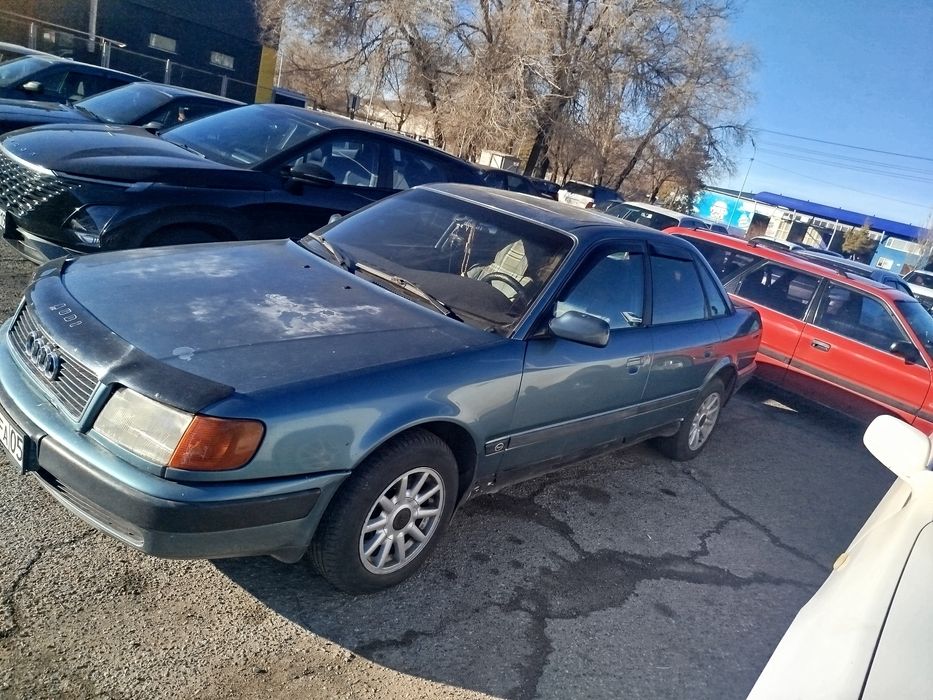 Продаётся машина Ауди ц 4 на ходу