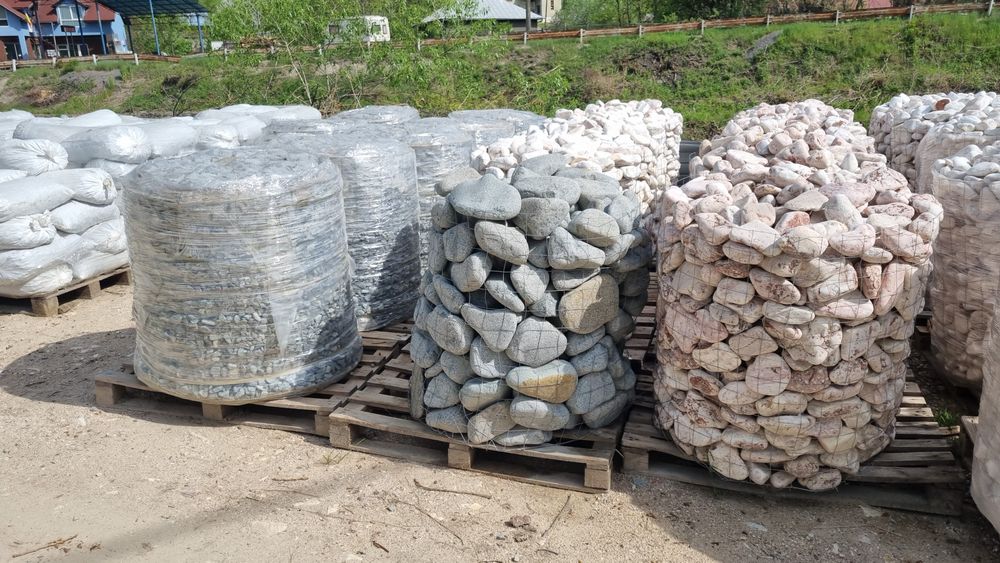 Piatra rotunjita și colturoasa decorativa gradina alba gri rosiatic