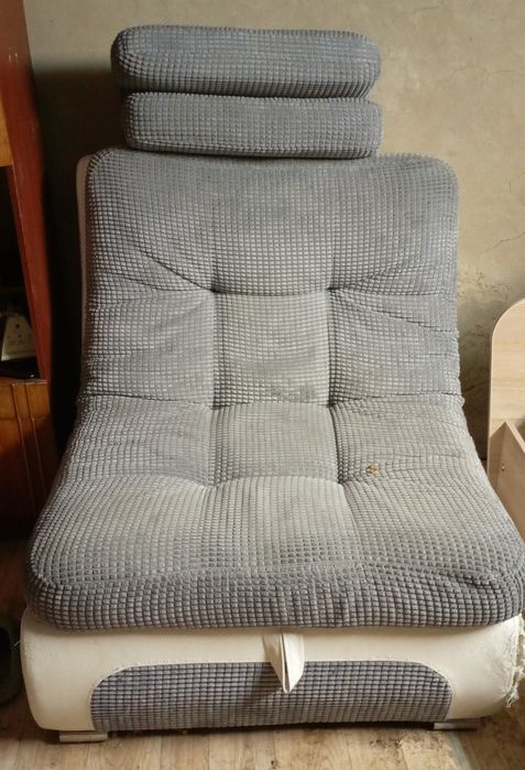 Отдам даром кресло.