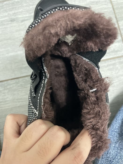 Продам Ботинки зимнии