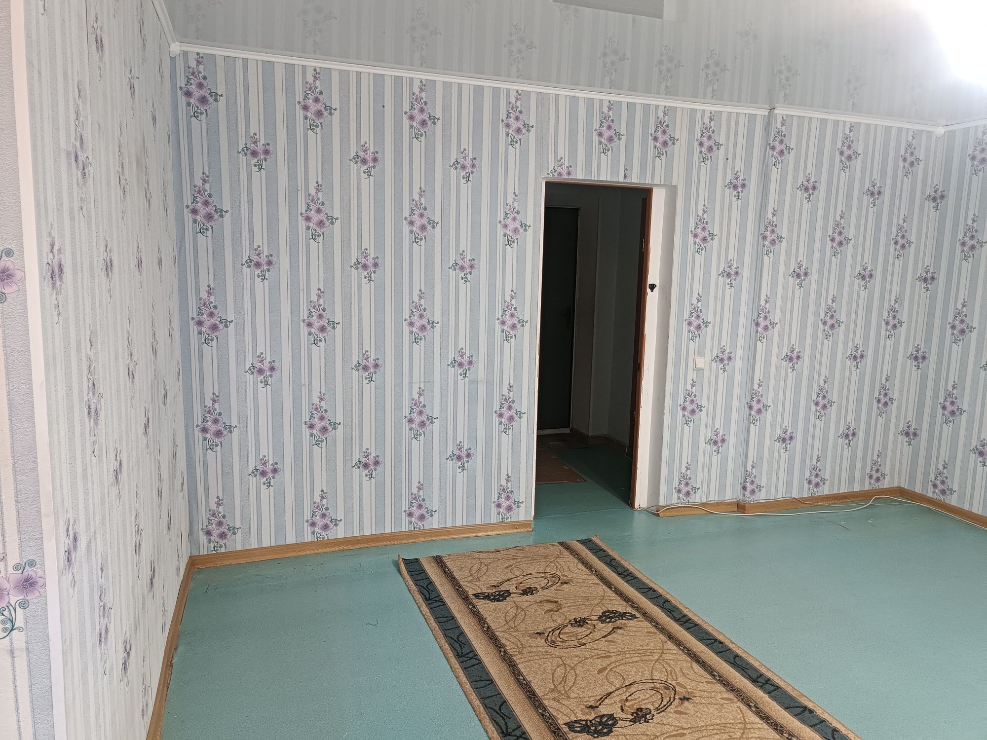 Продам квкртиру-студия г.Лисаковск 2 м-он, 15 дом, 3 этаж.