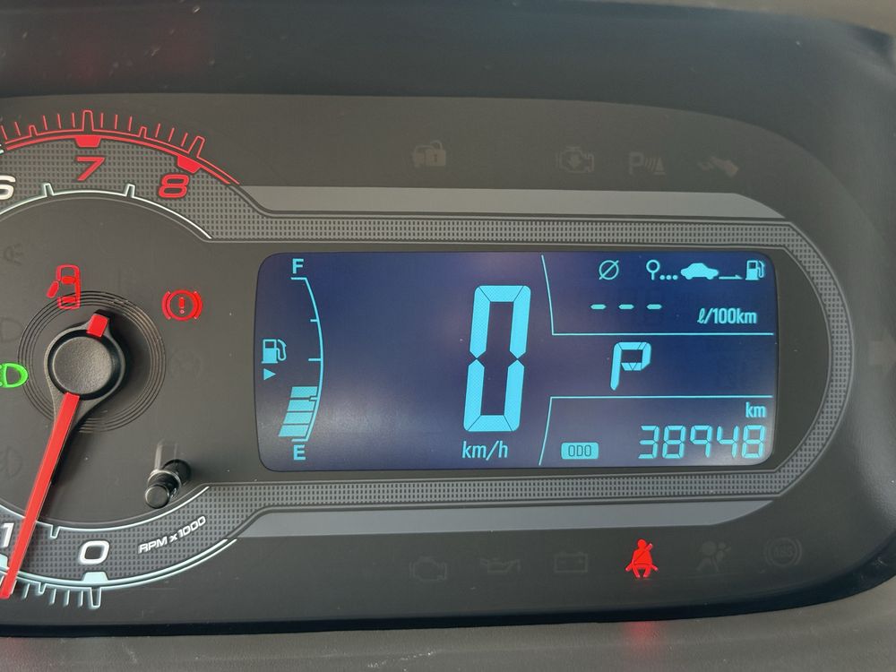 Chevrolet Cobalt 2022 мокрый асфальт