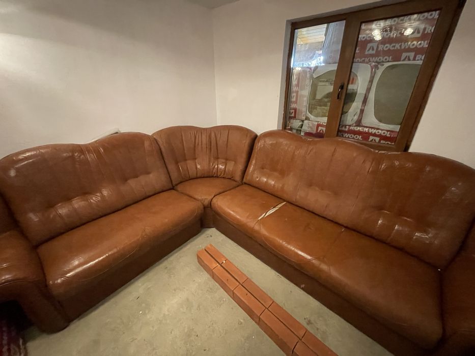 Coltar piele coniac.