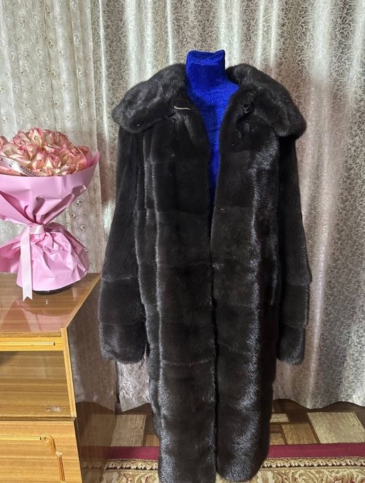 Натуральная Норковая шуба с воротником из Соболя.Есть другие модели