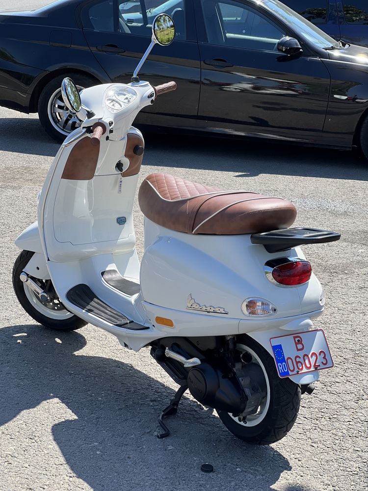 Piaggio Vespa ET4 150 (se poate conduce cu A2 sau A)