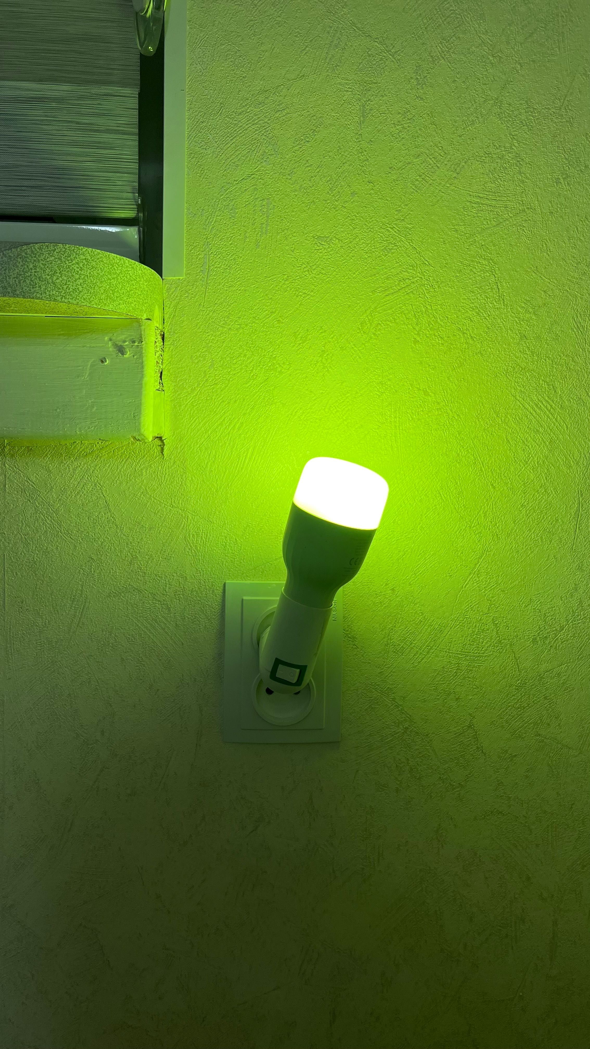 Умная лампочка Mi Smart LED Bulb Essential (color)