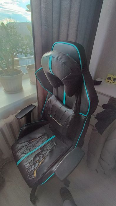 Продам игровое кресло