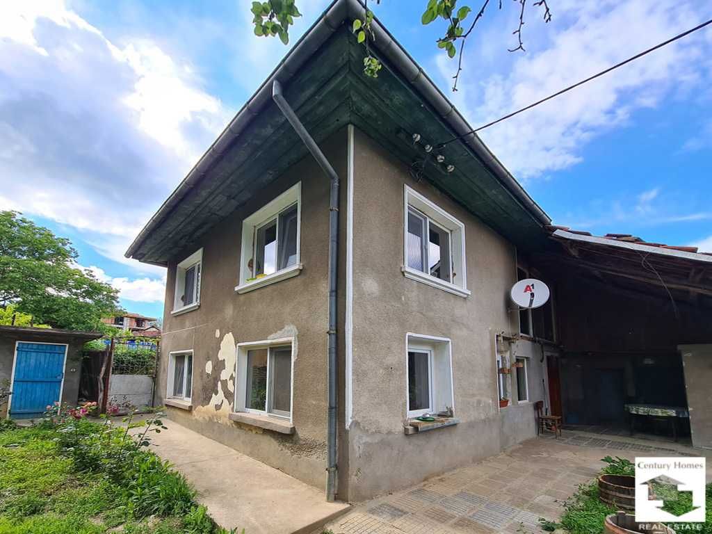 116180 Частично ремонтирана къща в с. Пчелище,  В. Търново